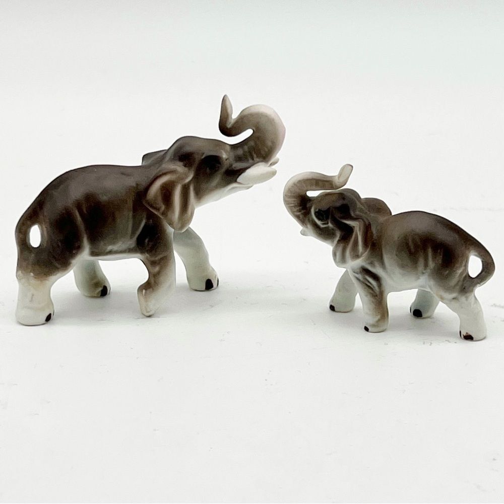 Vintage Bone China Set of 2 Lucky Trunk Up Small Elephant Figurines Japan - Picture 2 of 7